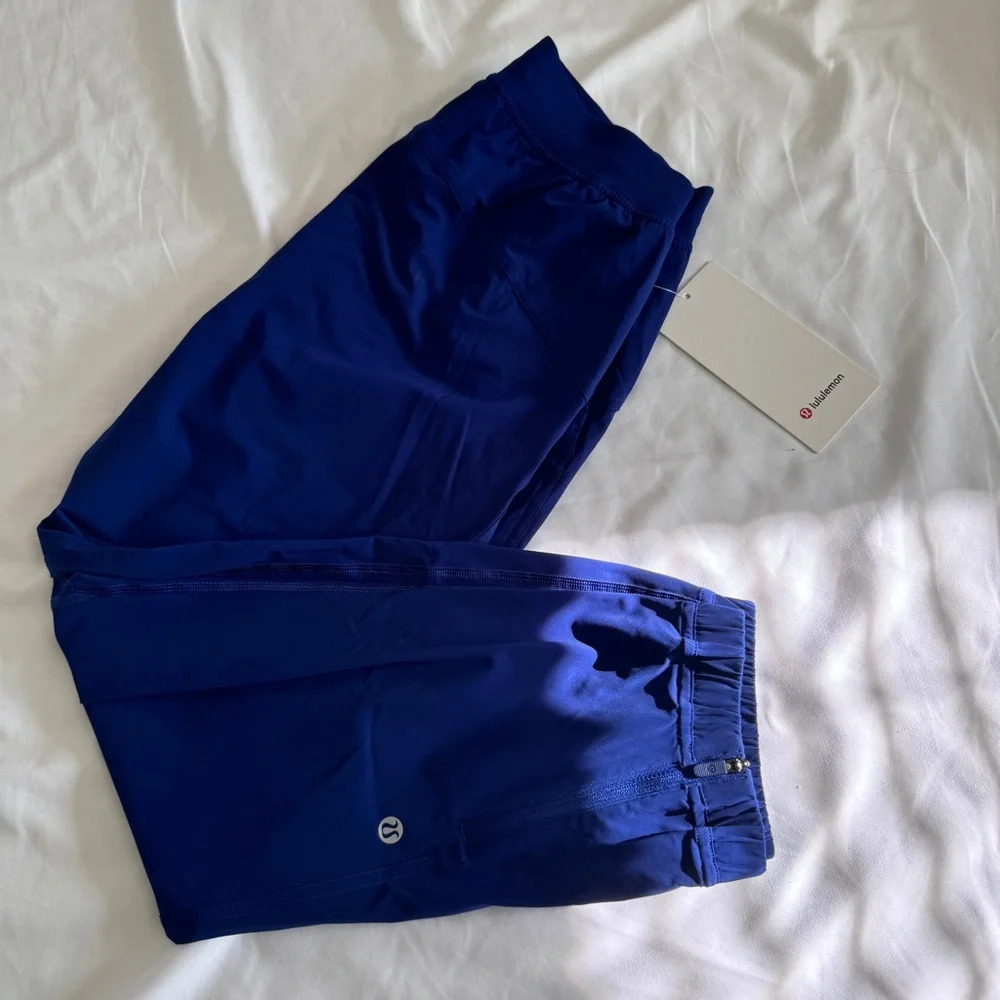 🆕💙 Lululemon Adapted State HR Cropped Jogger - Larkspur